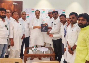 राजकीय खेळी! मंगळवेढ्यातील राष्ट्रवादीच्या आजी-माजी पदाधिकाऱ्यांनी घेतली उपमुख्यमंत्री पवारांची भेट; अजित दादांनी दिला ‘हा’ शब्द