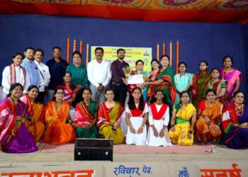 कामगार कल्याण विभागाच्यावतीने आयोजित केलेल्या महिला नाट्य स्पर्धेत इंग्लिश स्कूल दवंडी एकांकिकेस प्रथम क्रमांक