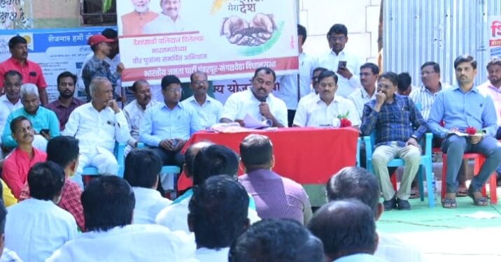 गावप्रमुखांनो! विकास कामांच्या पाठपुराव्याला कमी पडू नका, मी विकास करायला निधी कमी पडू देणार नाही; आ.आवताडेंची ग्वाही