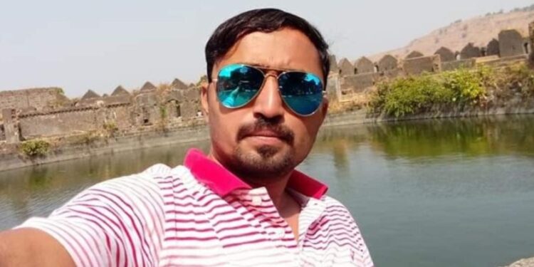 मोठी बातमी! देवदर्शन करून परत येत असताना गाडीचा अपघात; मंगळवेढ्यातील तरुण ठार तर कुटुंबातील पाच जण जखमी