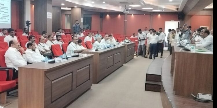 टेल टू हेड! मंगळवेढेकरांचा हक्काच्या पाण्याचा हिस्सा पूर्ण क्षमतेने द्या; आ.आवताडेंची मागणी; ‘या’ कालावधीमध्ये पाण्याचे आवर्तन सोडण्यात येणार