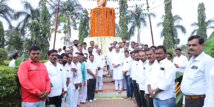 आण्णांचे विचार! पुढील हंगामामध्ये गळीतास निडव्या ऊसास १००रुपये जादा दर देणार; चेअरमन अभिजीत पाटील यांची मोठी घोषणा