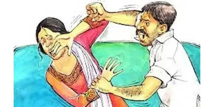 संतापजनक! मंगळवेढ्यात माजी सैनिकाच्या पत्नीला काठीने बेदम मारहाण; पती,पत्नी विरुध्द गुन्हा दाखल