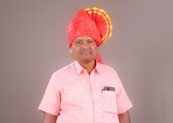 ध्येयवादी! बंडगरवाडीच्या माळावरती विद्यार्थ्यांच्या सर्वांगीण विकासासाठी धडपडणारे एक प्रेरणादायी व्यक्तिमत्व: दयानंद चव्हाण गुरुजी