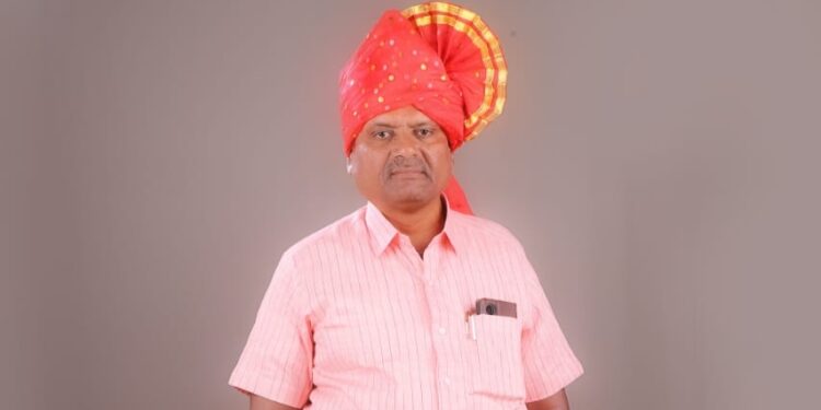 ध्येयवादी! बंडगरवाडीच्या माळावरती विद्यार्थ्यांच्या सर्वांगीण विकासासाठी धडपडणारे एक प्रेरणादायी व्यक्तिमत्व: दयानंद चव्हाण गुरुजी