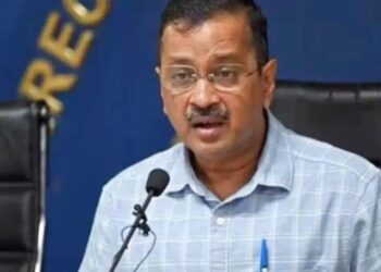 दिल्लीचे मुख्यमंत्री अरविंद केजरीवाल यांना दोन तासांच्या चौकशीनंतर अटक, ईडीनं घेतलं ताब्यात; नेमकं प्रकरण काय?