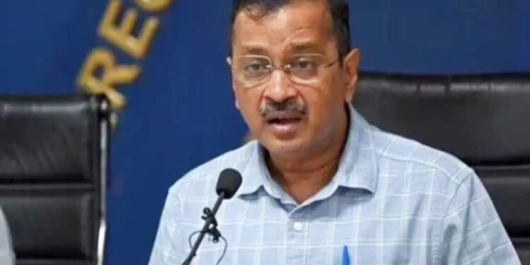 दिल्लीचे मुख्यमंत्री अरविंद केजरीवाल यांना दोन तासांच्या चौकशीनंतर अटक, ईडीनं घेतलं ताब्यात; नेमकं प्रकरण काय?