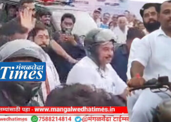 जय-विरु की जोडी! एकनाथ शिंदे यांची पंढरपुरात ‘आषाढी’आधी बुलेटवरुन पाहणी; मुख्यमंत्र्यांच्या बुलेटचे स्वारथ्य आमदार समाधान आवताडे यांच्याकडे