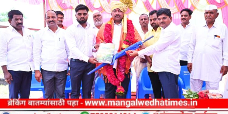 ‘आदित्य इरिगेटर्स’ देशात पहिल्या दहामध्ये, शेतकऱ्यांची सामाजिक बांधिलकी जोपासली; आ.समाधान आवताडे; आदित्य इरिगेटर्सच्या मरवडे शाखेचा शानदार शुभारंभ