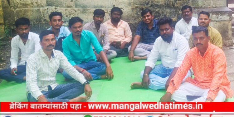 मंगळवेढा प्रांत कार्यालयासमोर प्रहारचे बेमुदत आंदोलन सुरू; ‘या’ आहेत प्रमुख मागण्या; प्रशासन का जाणूनबुजून दुर्लक्ष करतंय? सविस्तर जाणून घ्या..