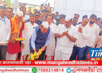 आमदार आवताडे यांच्या पाठीशी खंबीरपणे उभे राहा, या मतदारसंघाला नंबर वन केल्या शिवाय स्वस्थ बसणार नाही; देवेंद्र फडणवीस यांनी विधानसभेचे रणशिंग फुंकले