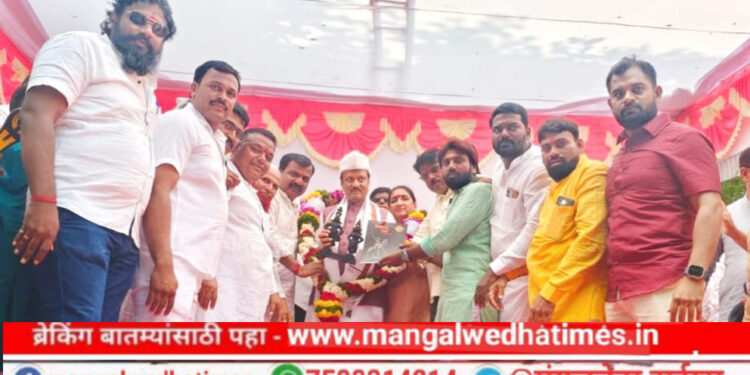 निधी मंजूर केल्याबद्दल व पुतळा बसविण्यासाठी परवानगी दिल्याबद्दल अजित पवार यांचा पुतळा समितीच्या वतीने केला सत्कार; विधानसभे संदर्भात भूमिका करणार स्पष्ट…