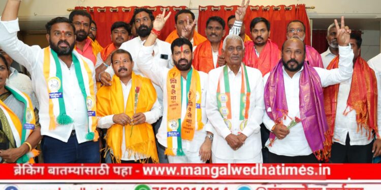 मोठी बातमी! पंढरपूर-मंगळवेढ्यात काँग्रेसमध्ये उभी फूट; भगीरथ भालकेंवर नाराज होत काँग्रेसच्या पदाधिकाऱ्यांचा अनिल सावंतांना पाठिंबा