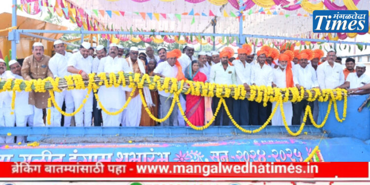 गळीत हंगाम शुभारंभाचा मान दामाजी कारखान्याने दिला ‘या’ शेतकऱ्यांना; सर्व देणी देवून एफ.आर.पी.पेक्षा जादा ऊस दर दिला; चेअरमन शिवानंद पाटील यांची माहिती