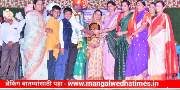 ब्रम्हपुरीचे सुपुत्र प्रमोद बिनवडे यांना आदर्श पत्रकार पुरस्कार प्रदान; ‘या’ गोष्टींची घेतली गेली दखल