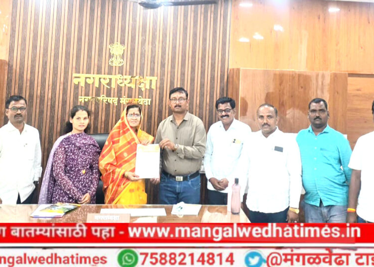 समस्त मंगळवेढेकरांची भावना! शिवतीर्थावरील ‘टाऊन हॉल’ला ‘छत्रपती शिवाजी महाराज सांस्कृतिक भवन’ नाव द्या; शिवजयंती उत्सव मंडळाची आग्रही मागणी