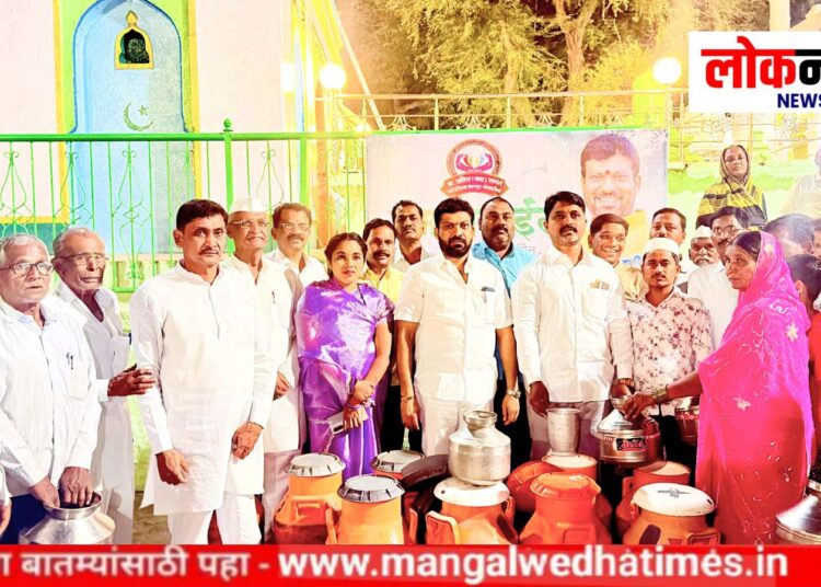 ईदचा गोडवा वाढला! अनिल (दादा) सावंत फाउंडेशनकडून ३ हजार लिटर दुधाचे मोफत वाटप; मंगळवेढ्यात सामाजिक सलोख्याची नवी मिसाल; उपक्रमाचे सर्वत्र कौतुक