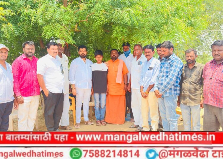 लोकनेता! घोडके कुटुंबावर कोसळला दु:खाचा डोंगर; चेअरमन अनिल सावंतांनी सावरले, दिला माणुसकीचा आधार